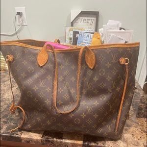 Authentic Louis Vuitton GM Neverfull